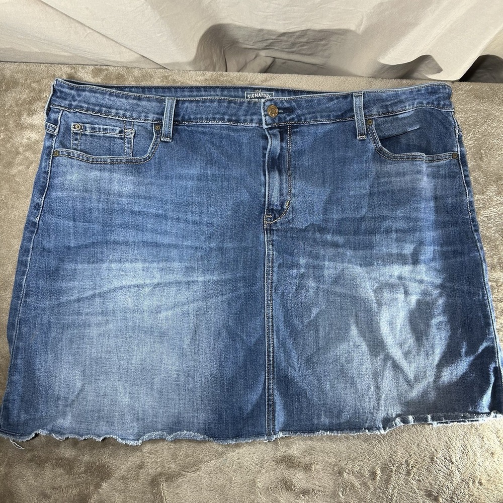 Levi's Signature Plus Size 22W High Rise Jean Skirt Medium Wash Raw Hem